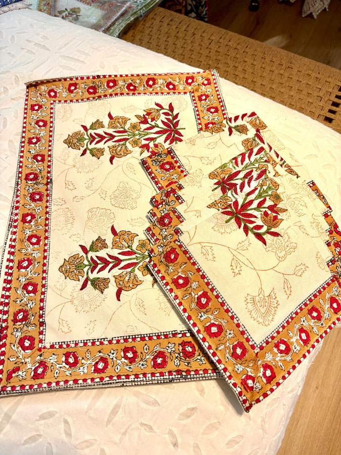 INDIVIDUALES SET X 12 ESTAMPADO EN BORDÓ Y MOSTAZA