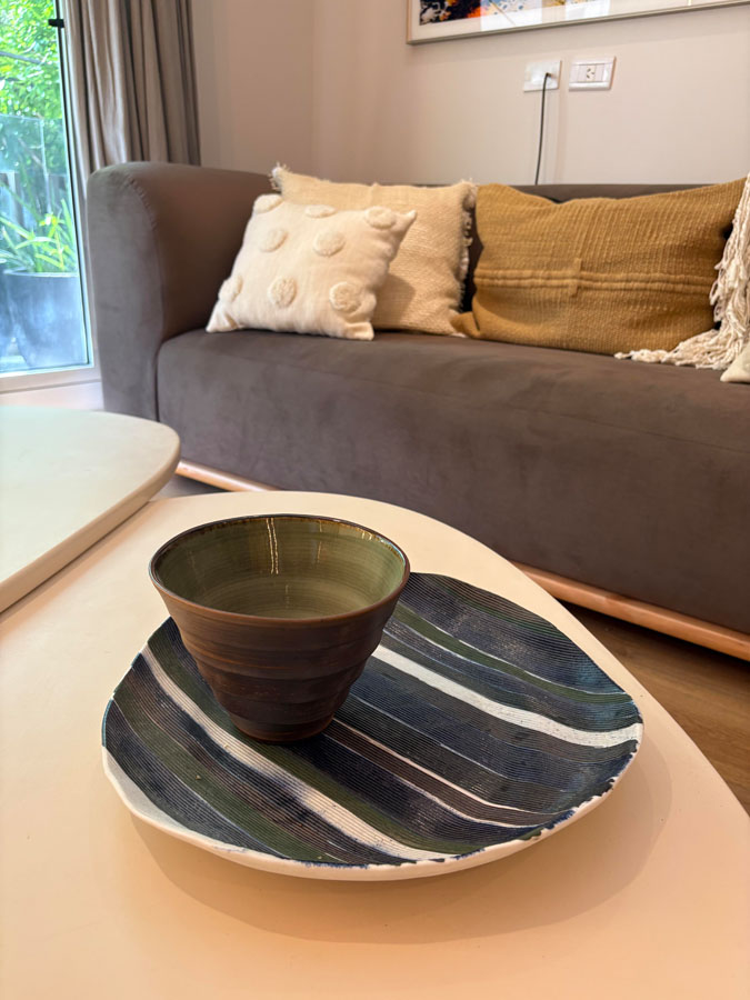 PLATO A RAYAS Y BOWL TERRA MAR CON DECO